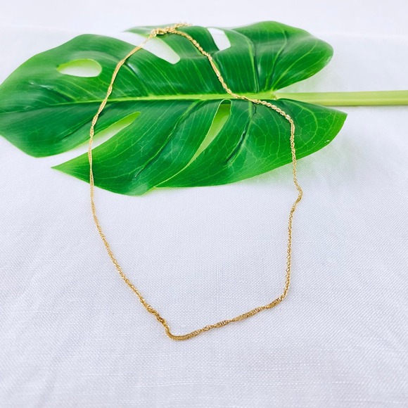 18K Yellow Gold Plated Stainless Steel Twisted Water Wave Chain Necklace - Picture 5 of 11